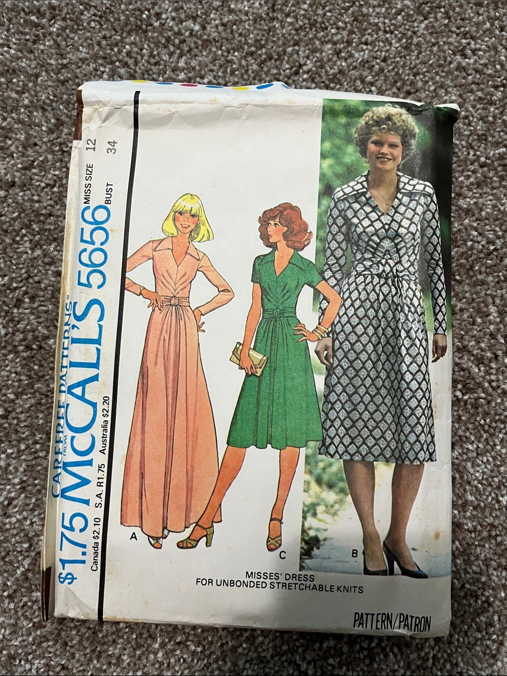 Green Long-Sleeve Wrap Dress McCalls 5656 Pattern - Classic V-Neck Tie Waist